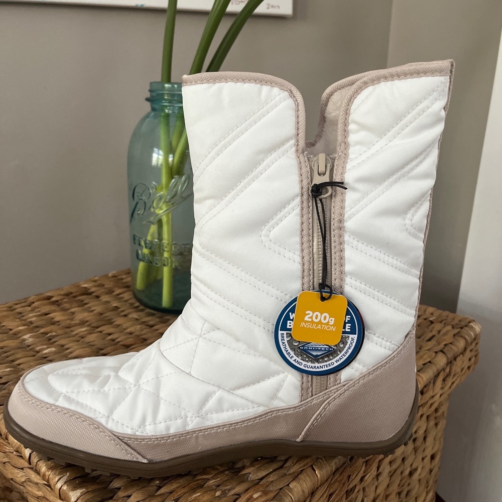 Columbia Minx Boot- Size 7.5- NWT